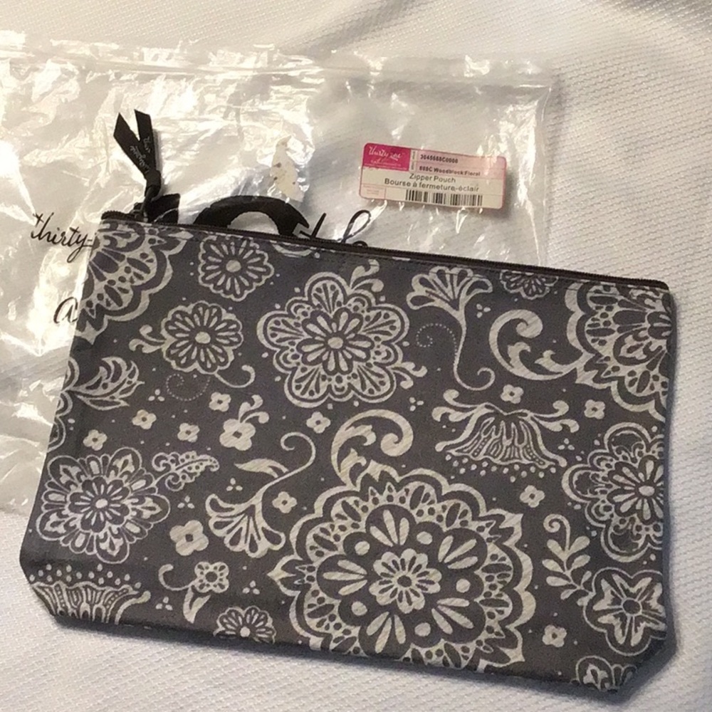New thirty-one zipper pouch